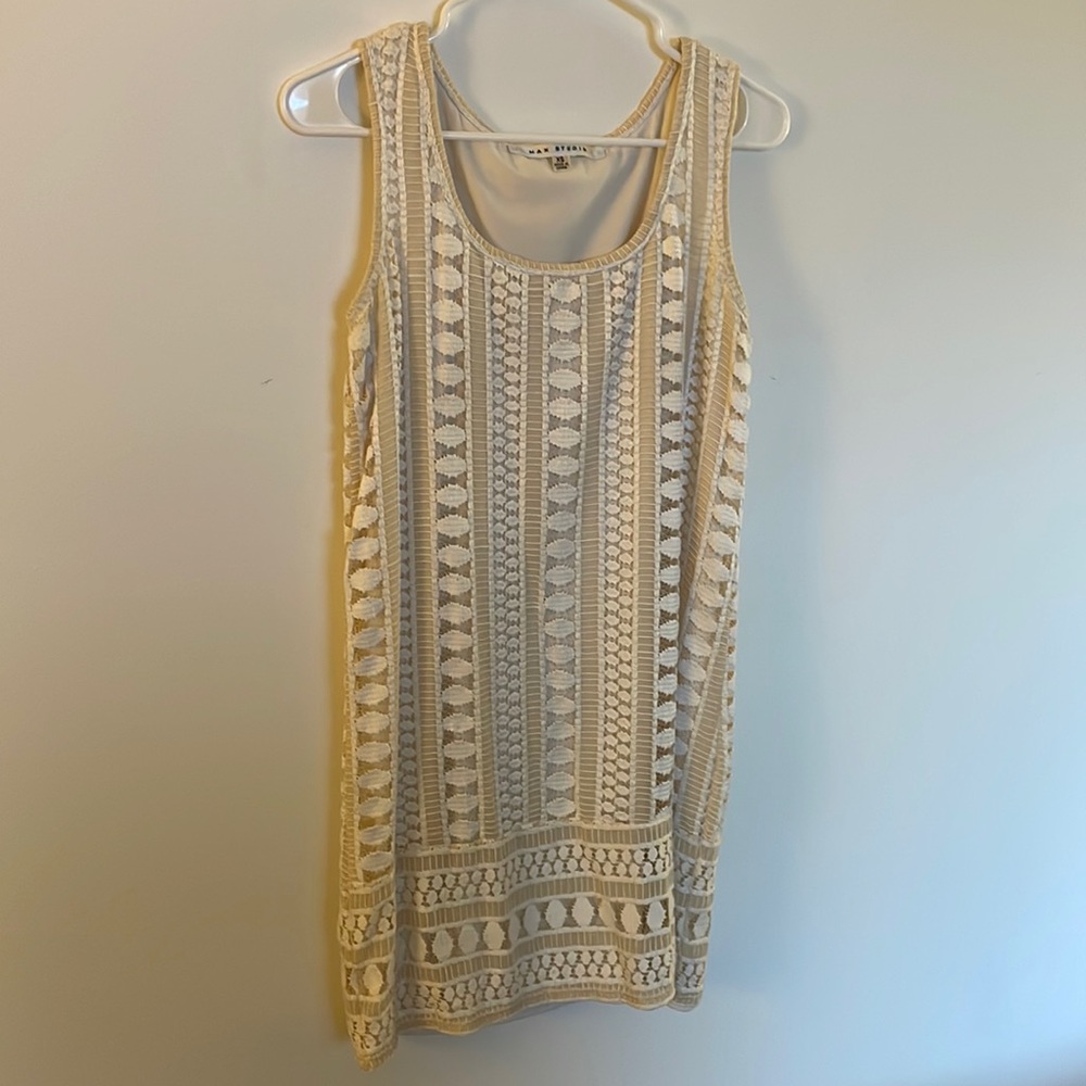 Max Studio crème lace sleeveless shift. Size XS.